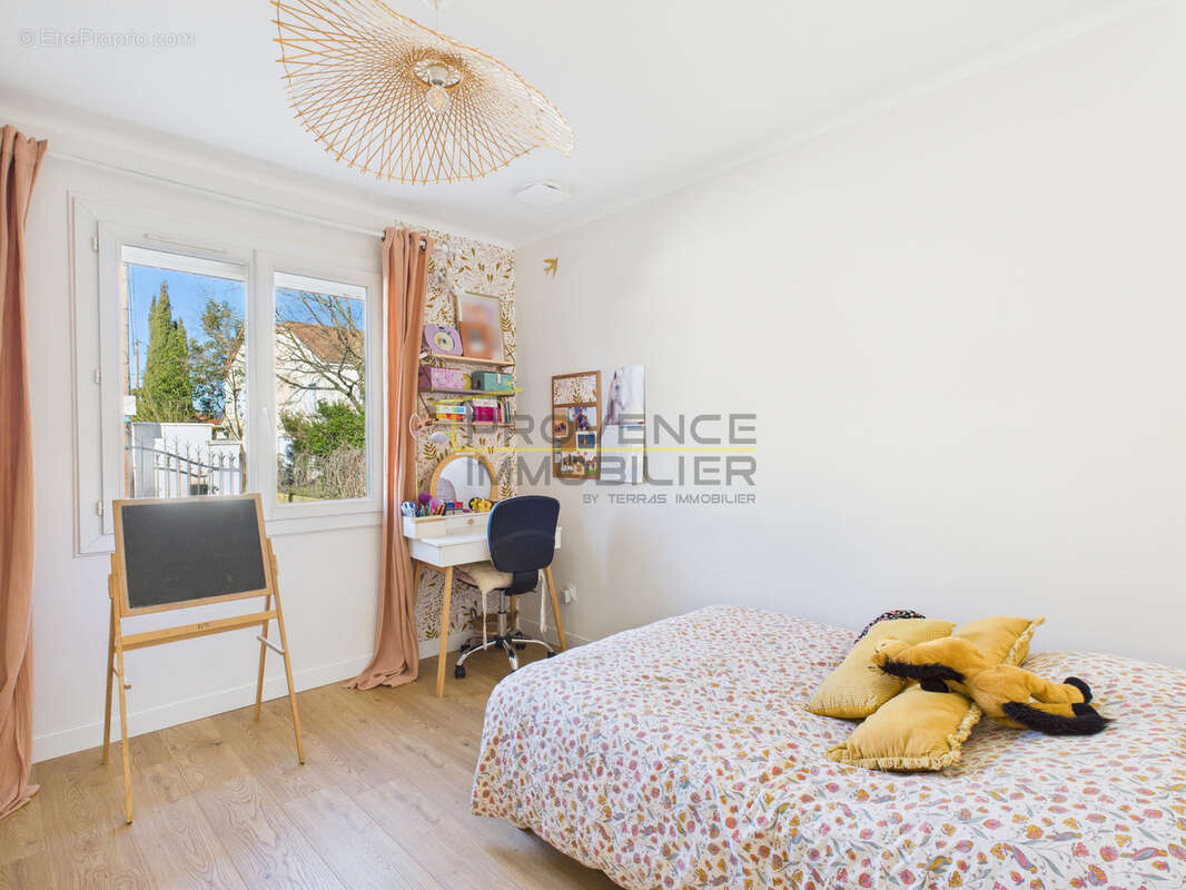 Maison à MONTELIMAR