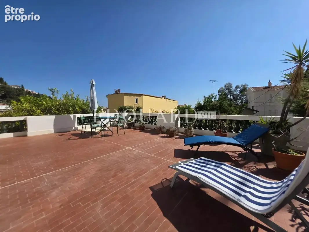En exclusivité trois pièces à vendre avec splendide terrasse et agréable vue panoramique jusqu’à la mer - photo 8