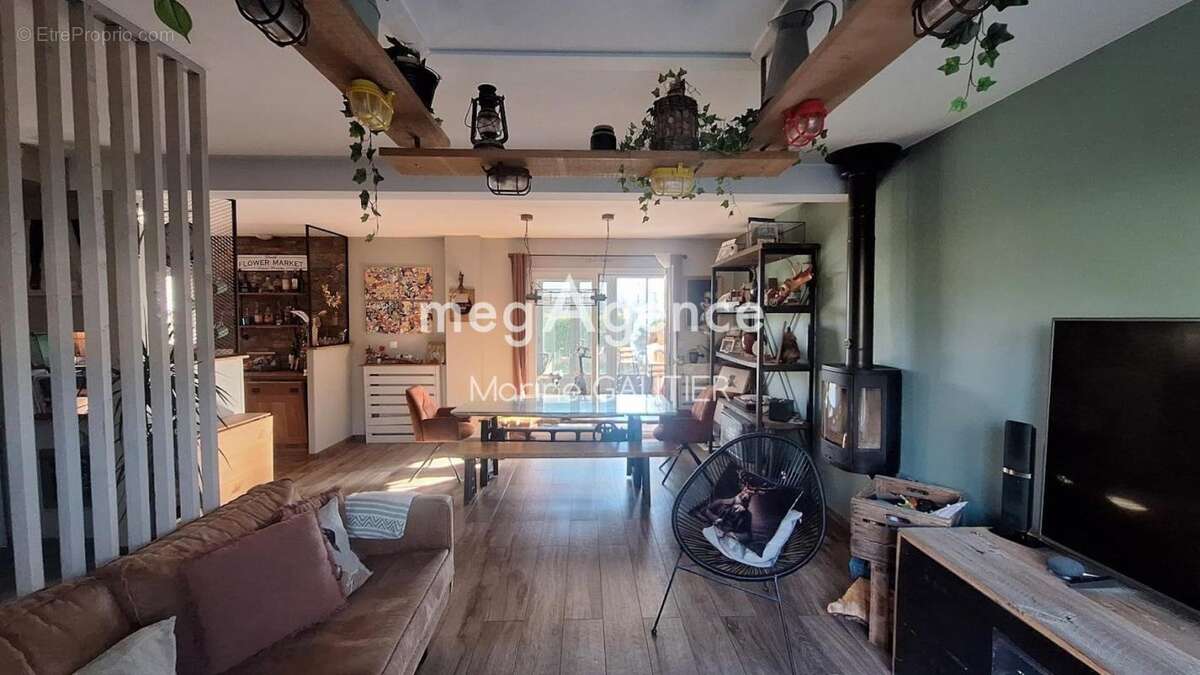 Maison à SAINT-MELOIR-DES-ONDES