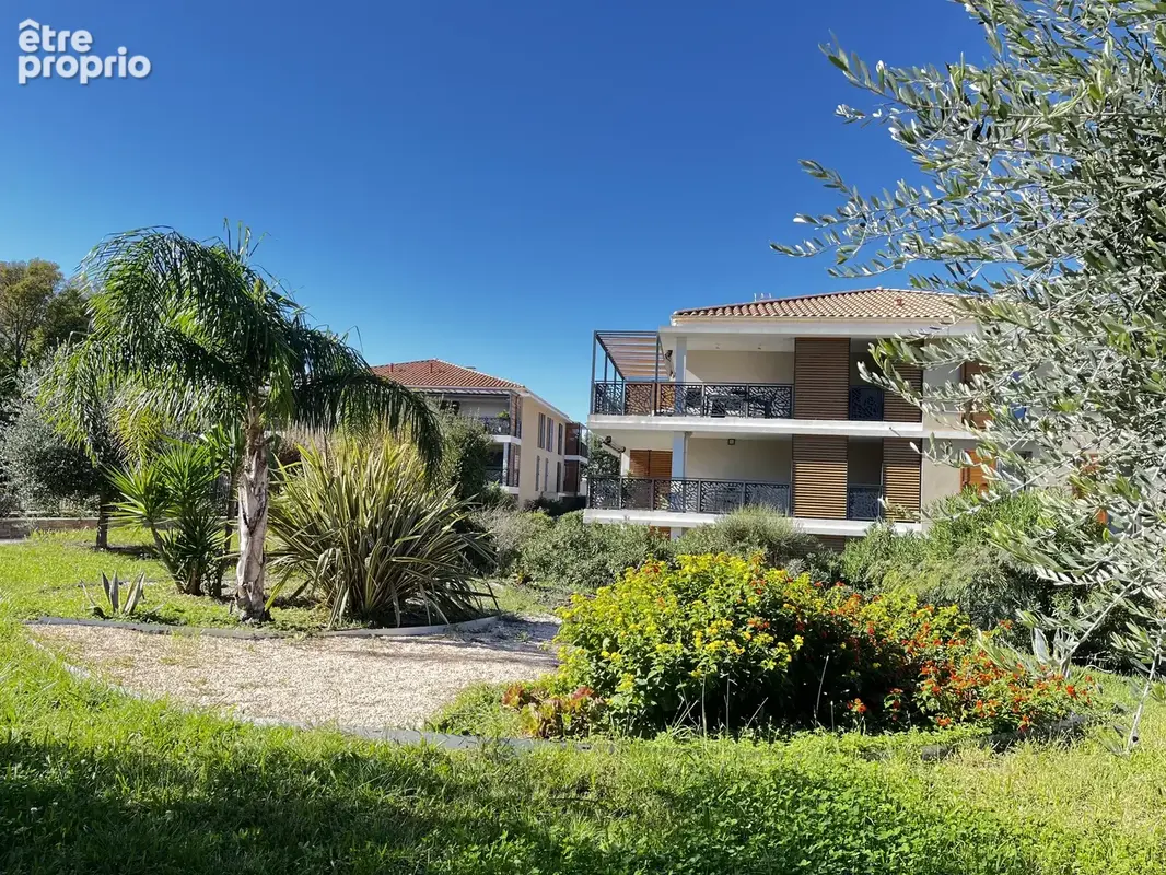 Le pradet   t3 récent avec terrasse plein sud, piscine et double parking - photo 9