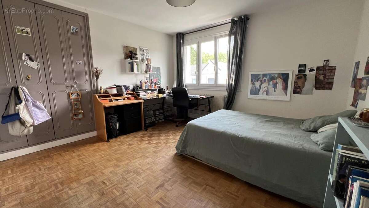 Maison à LES CLAYES-SOUS-BOIS