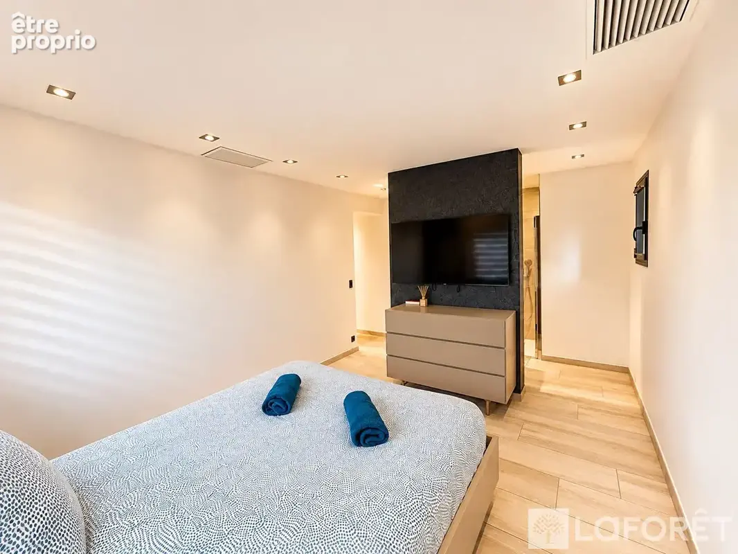 Fréjus  tour de mare  villa de prestige de 250 m² - photo 11