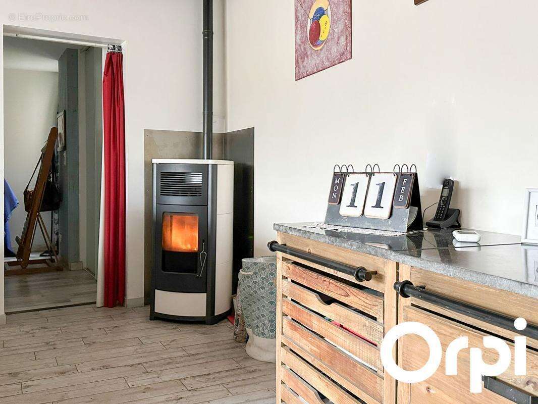 Maison à SAINT-LAURENT-DE-LA-PREE