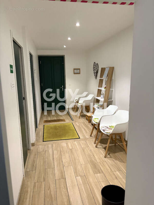 Commerce à LE PORT-MARLY