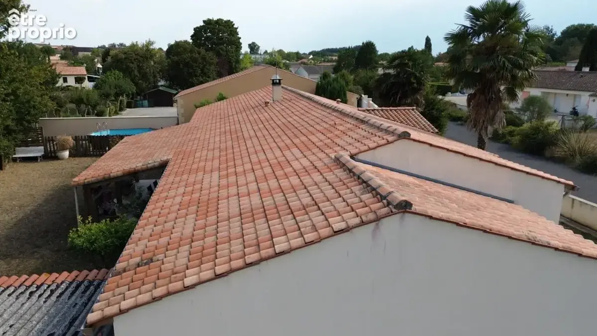 Maison traditionnelle à vendre 7 pièces MATHA (17) - photo 9