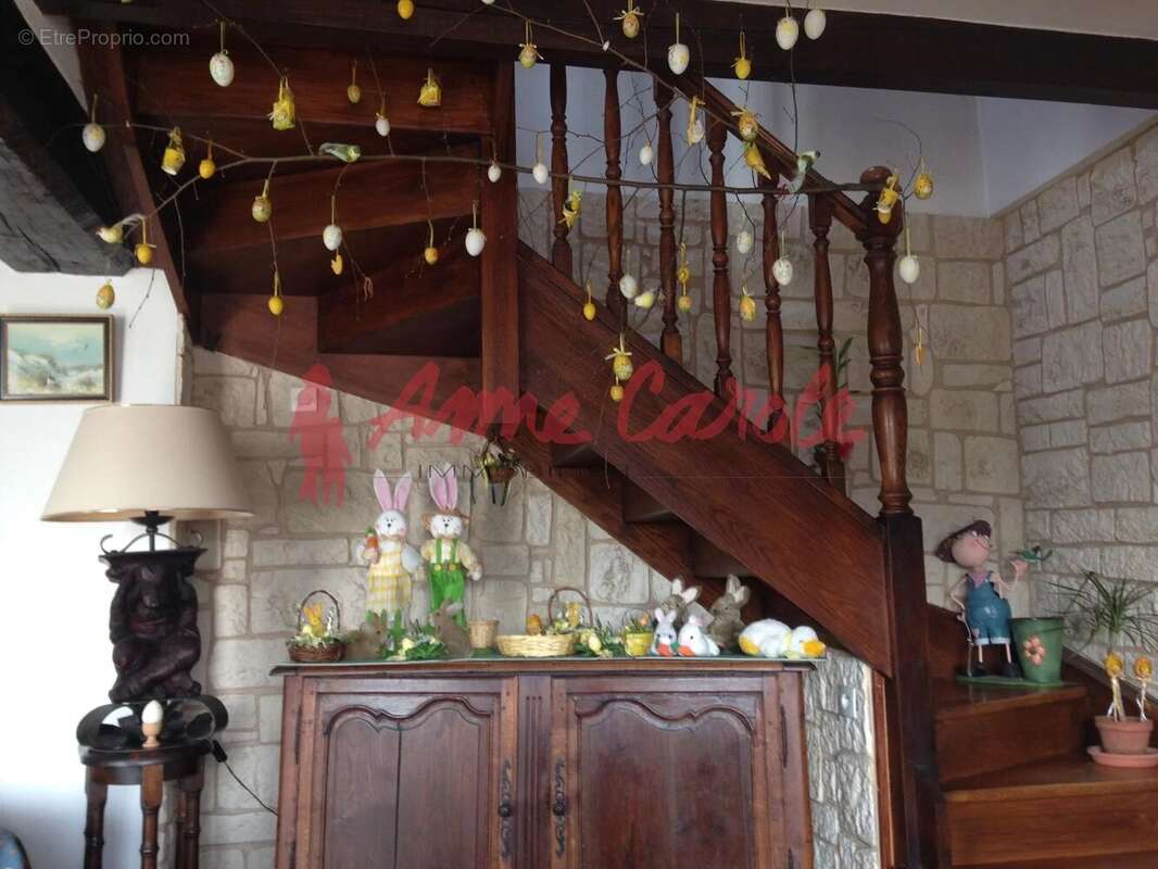 Maison à LA CHAPELLE-SUR-AVEYRON