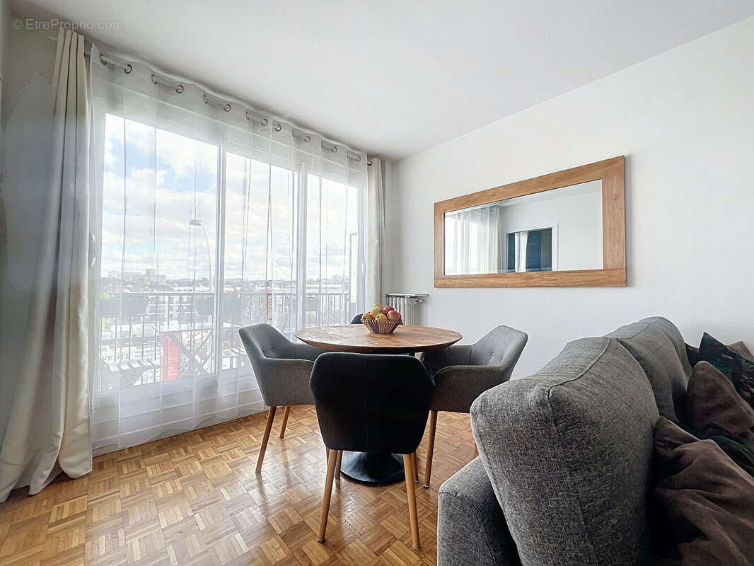 Appartement à ISSY-LES-MOULINEAUX