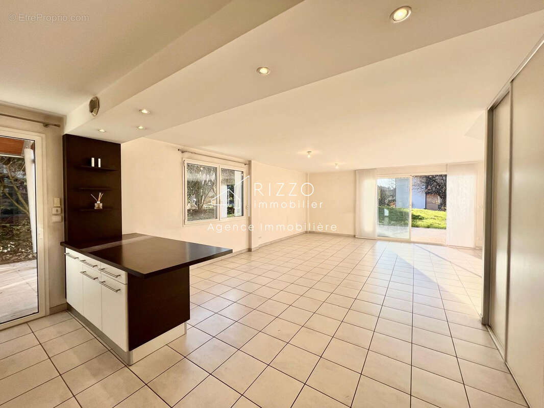 Maison à CRAN-GEVRIER