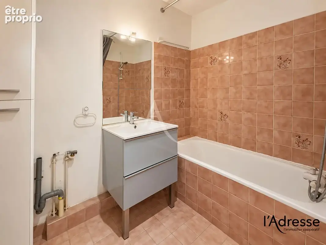 SECTEUR RECHERCHE! Beau 2 pièces de 44m² avec parking et Cave Plage et commerces à pied ! - photo 6