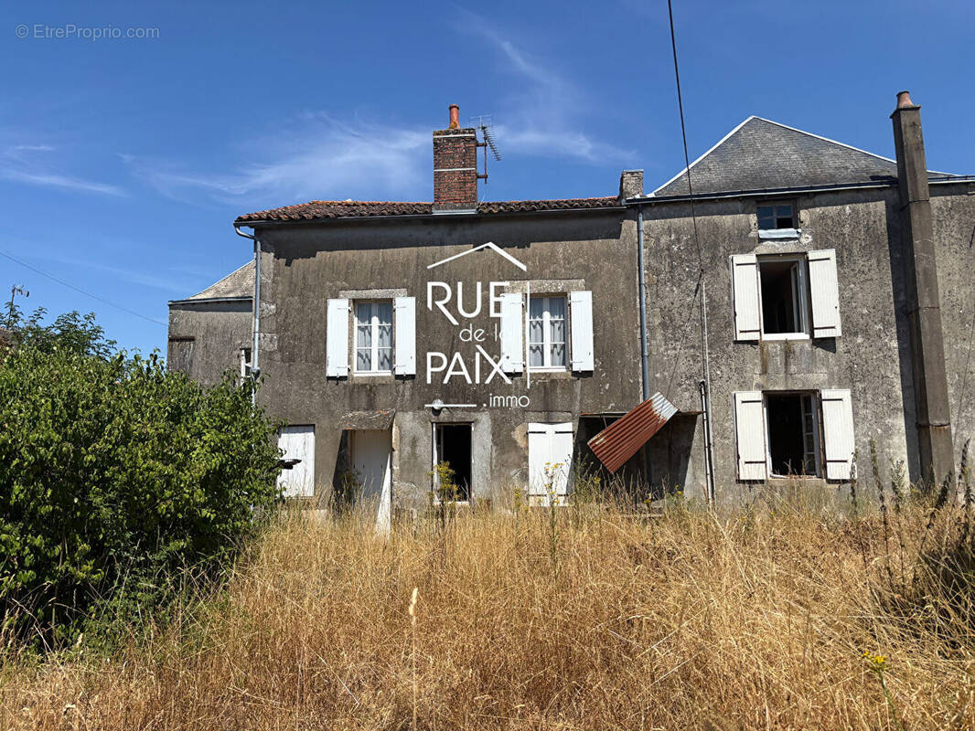 Maison à LA CHAPELLE-SAINT-LAURENT