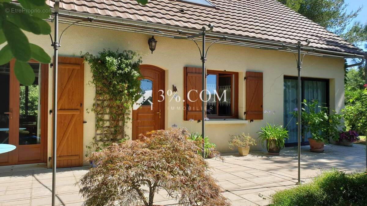 Maison à SAINT-GEORGES-LES-BAILLARGEAUX