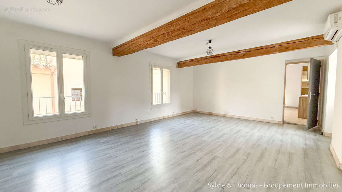 Appartement à CADEROUSSE