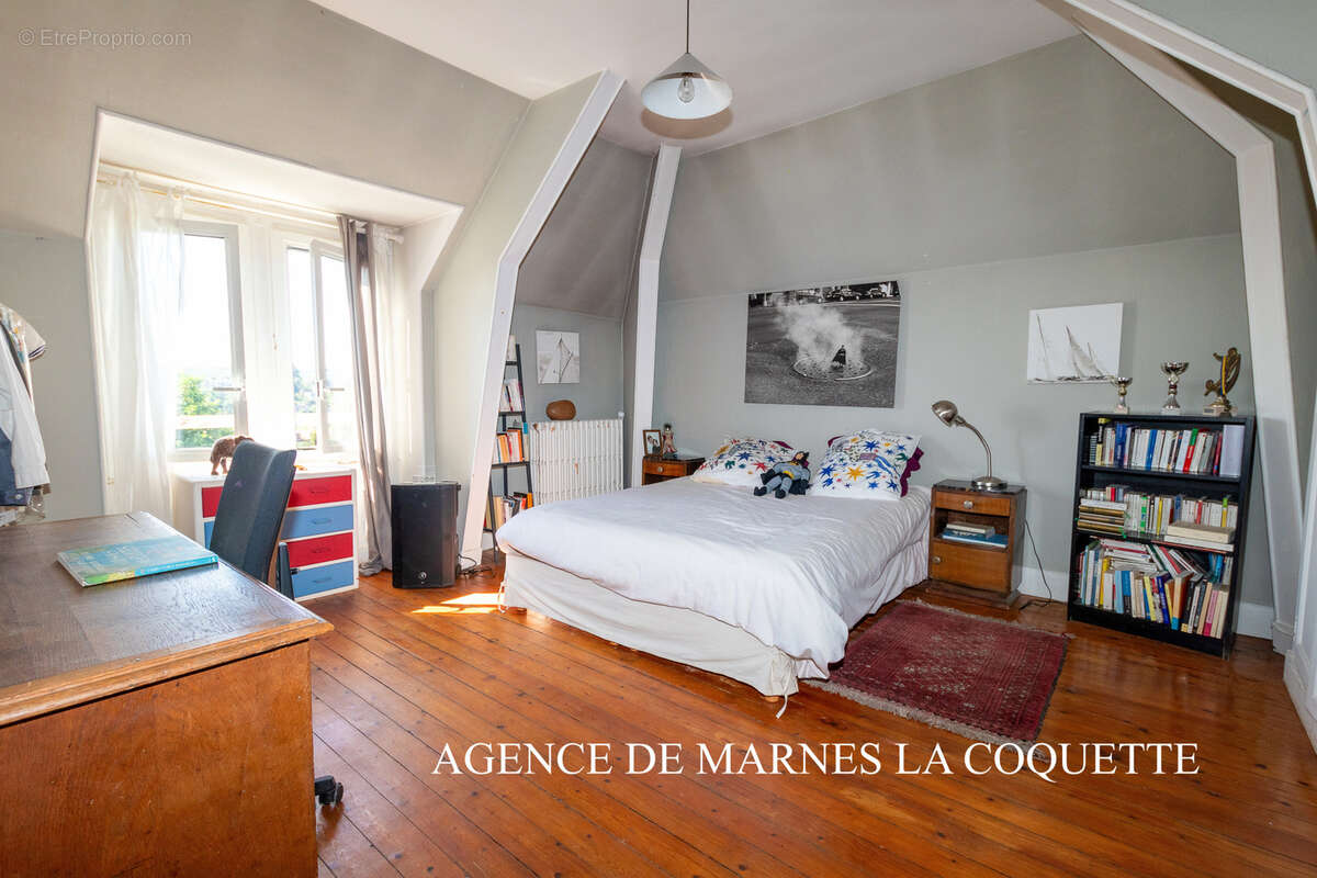Maison à VILLE-D'AVRAY