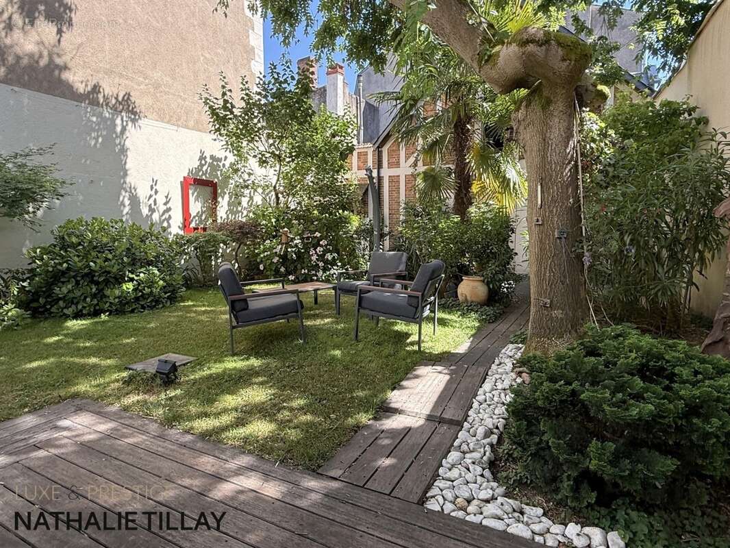 Hotel particulier de 1850 ,  à vendre ,  jardin et garage,  Orleans cathédrale - photo 5
