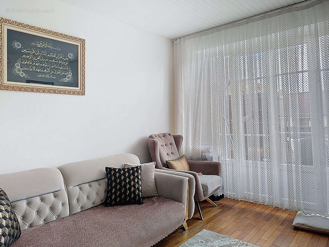 Maison à VIGNEUX-SUR-SEINE