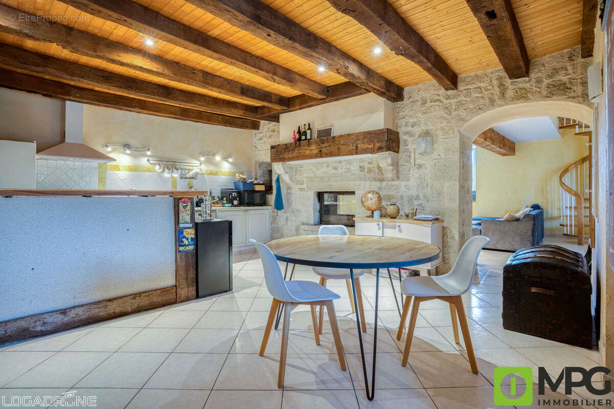 Maison à MONTAUT
