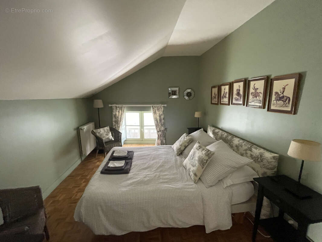 Maison à CHAMPAGNAC-DE-BELAIR