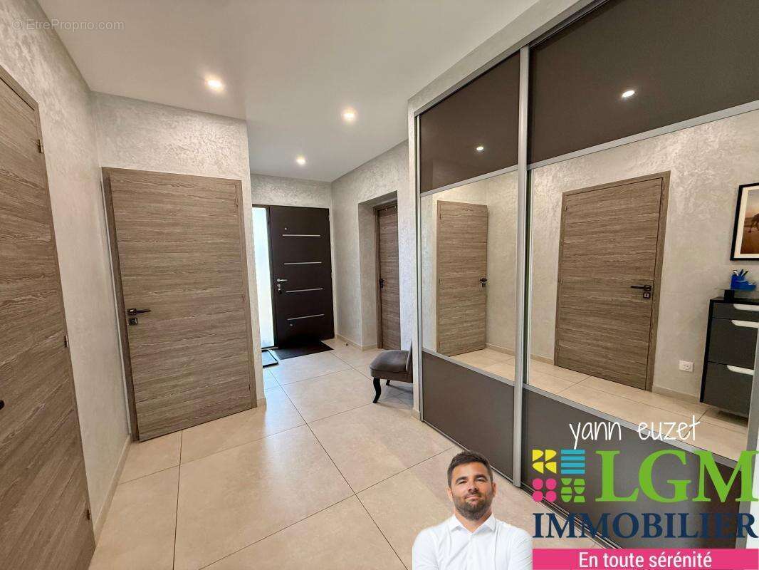 Maison à SAINT-LAURENT-D'AIGOUZE