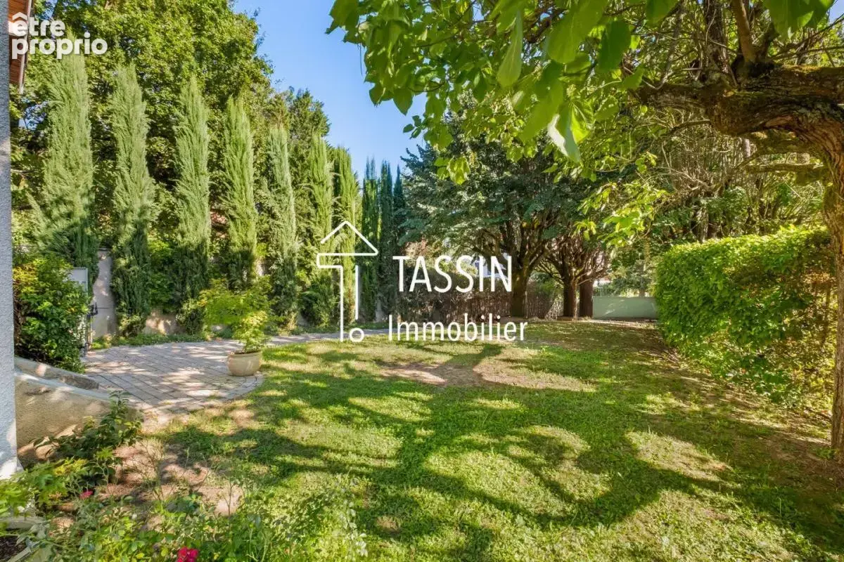 Francheville - maison ancienne avec piscine et vue dégagée - photo 9
