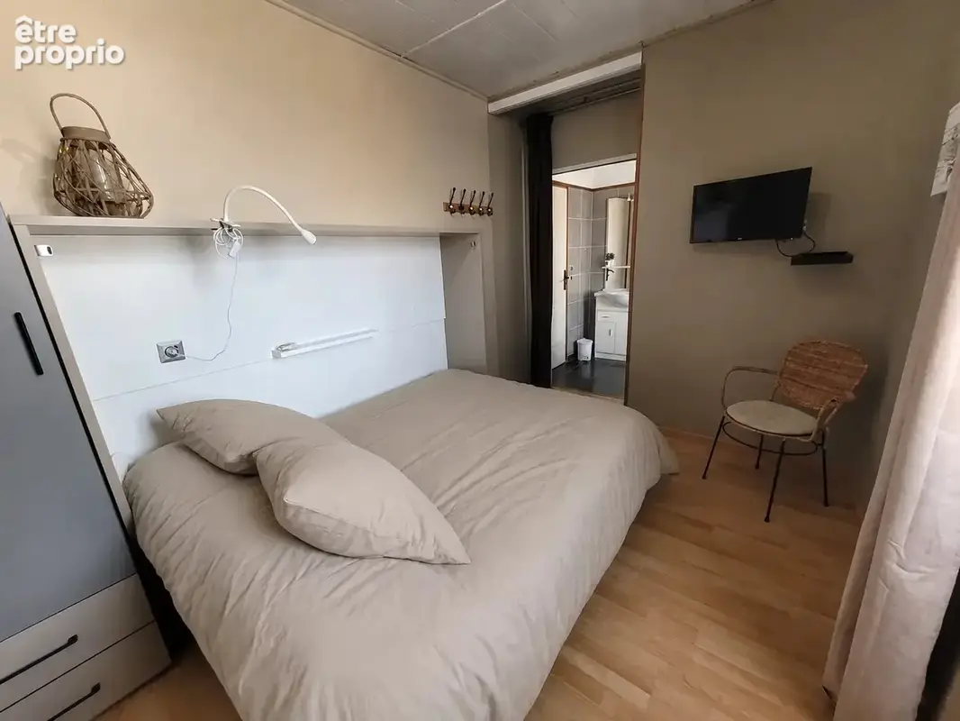 Belle propriété de 286 m² avec gîte et piscine - 10 pièces - 286 m² - photo 9