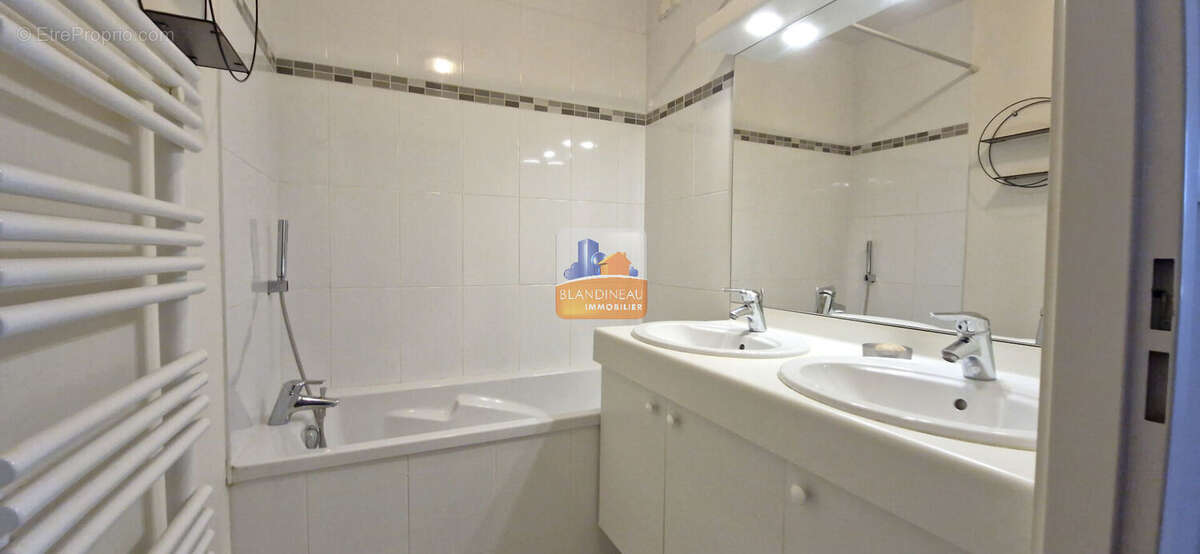 Appartement à BOUGUENAIS