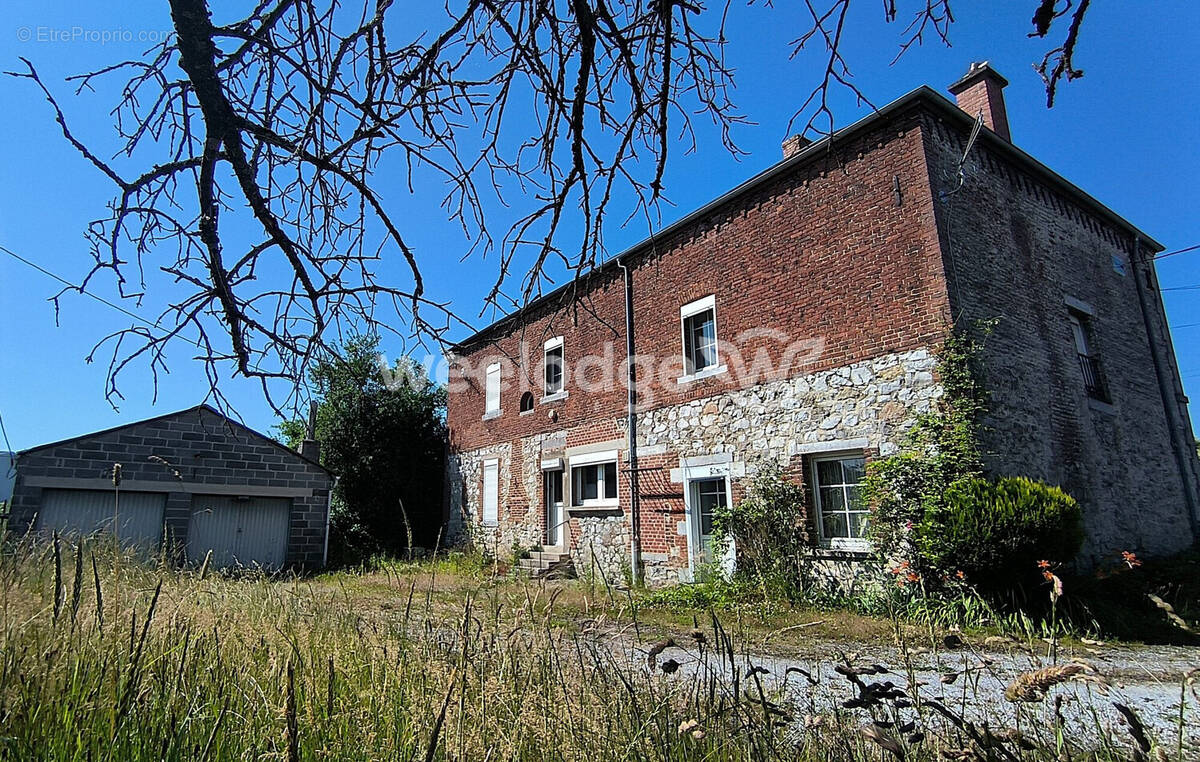 Maison à SAINT-REMY-CHAUSSEE