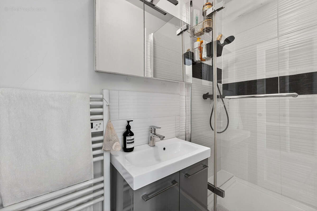 Appartement à PARIS-20E