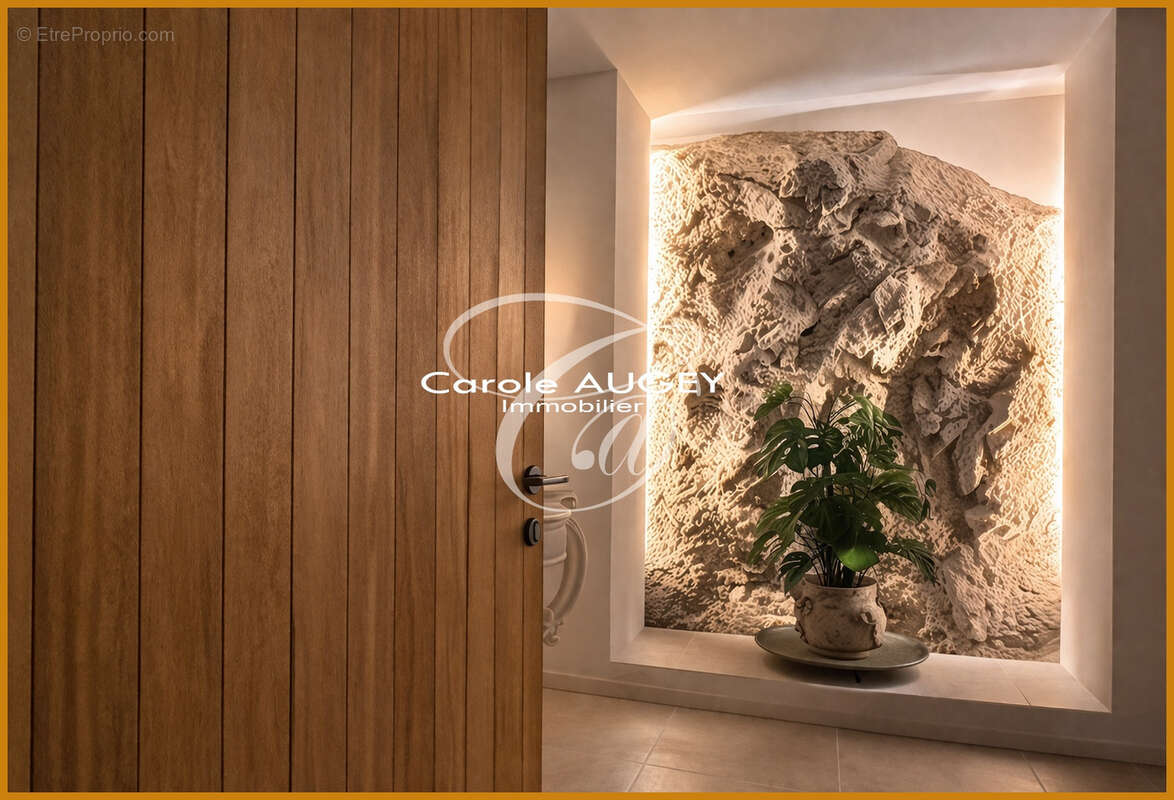 Maison à SAINT-CIERGE-LA-SERRE