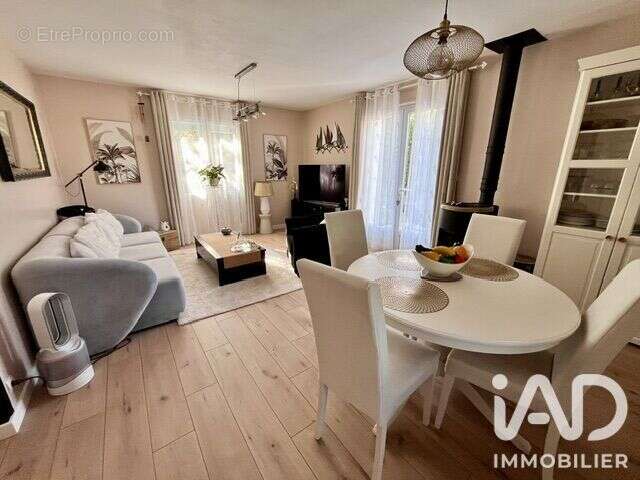 Maison 77 m² à Challans  - photo 3