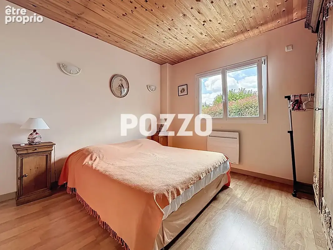 Propriété comprenant maison F4 en ossature bois, bâtiments avec 14 boxes , 10 ha de prairies et 2ha de bois - photo 5
