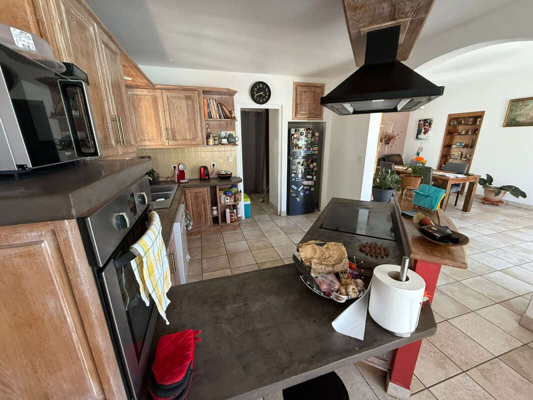 Belle villa T7- 170 m2 secteur LANGEVIN - photo 6