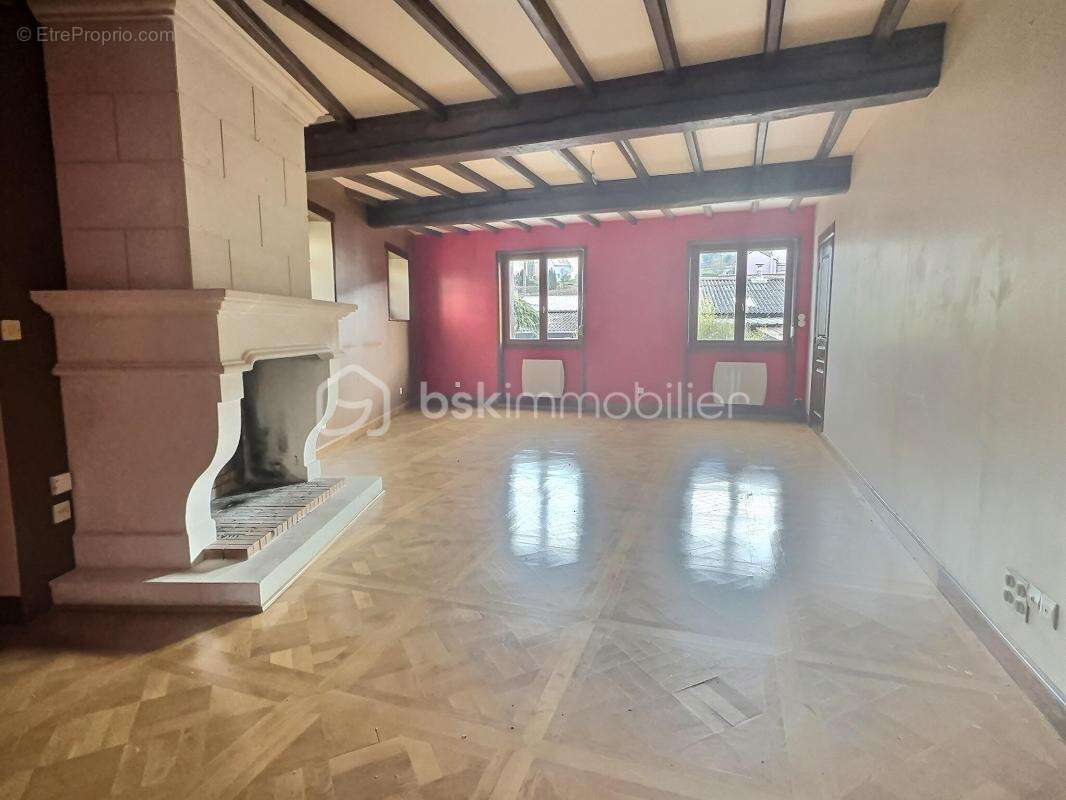 Appartement à DOM-LE-MESNIL