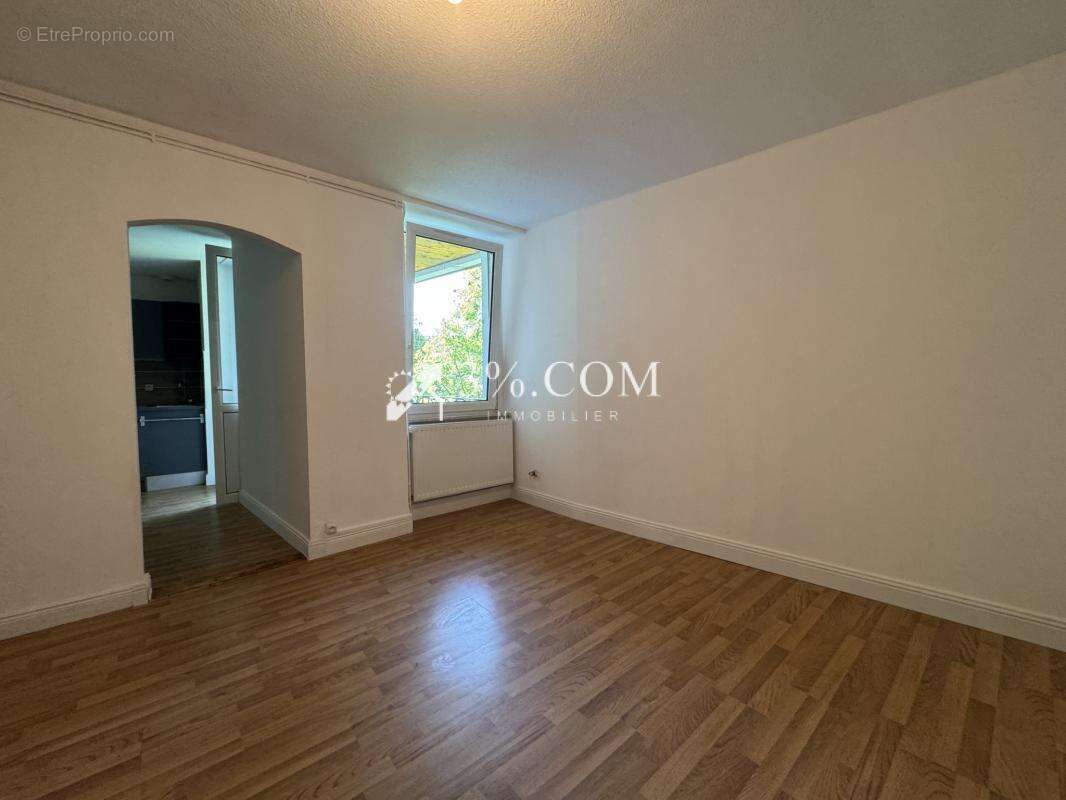 3%COM  Très bel appartement F4 avec 3 chambres - balcon et 2 - photo 7