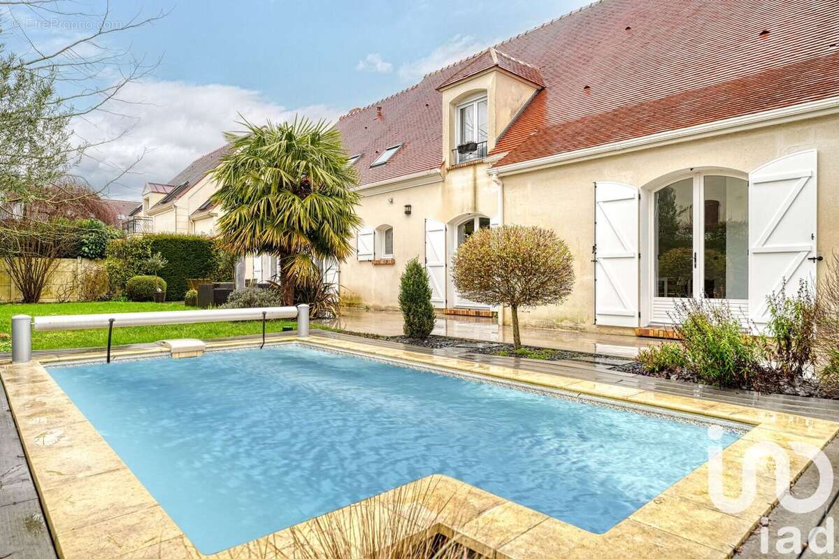 Maison 300 m² à Montsoult  - photo 2