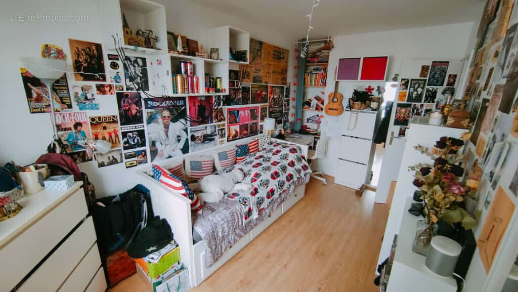 Appartement à COURBEVOIE