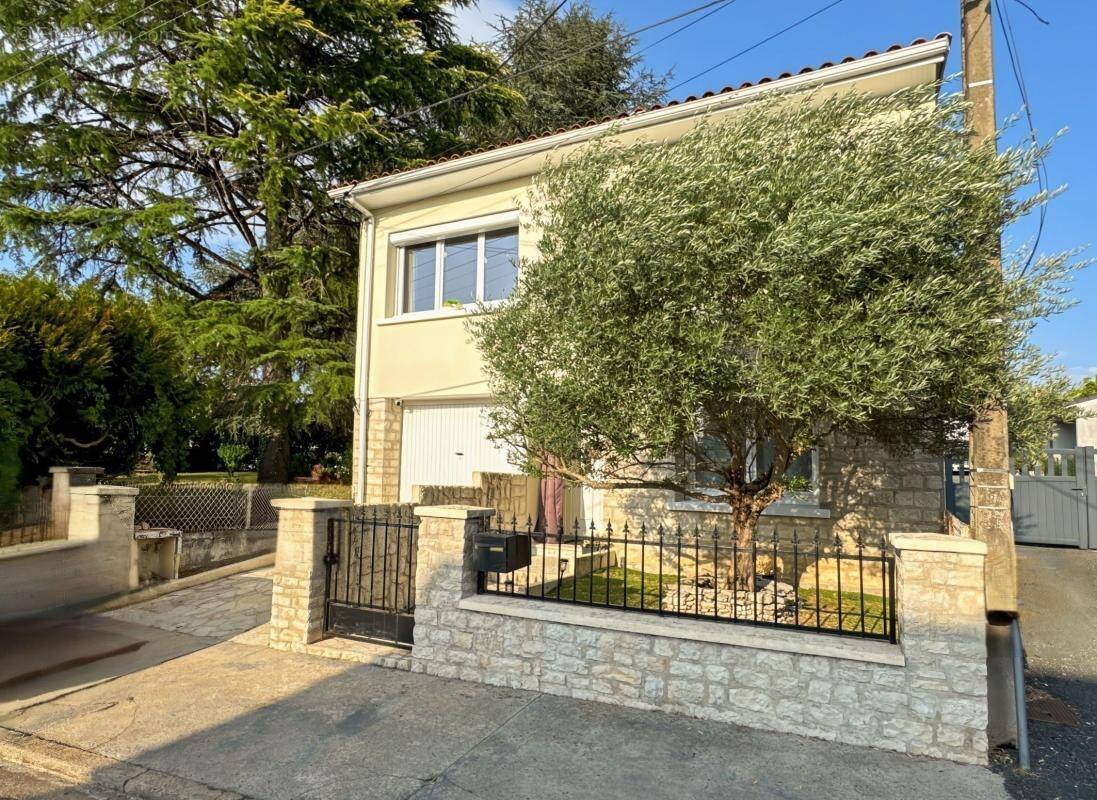 Maison à COULOUNIEIX-CHAMIERS