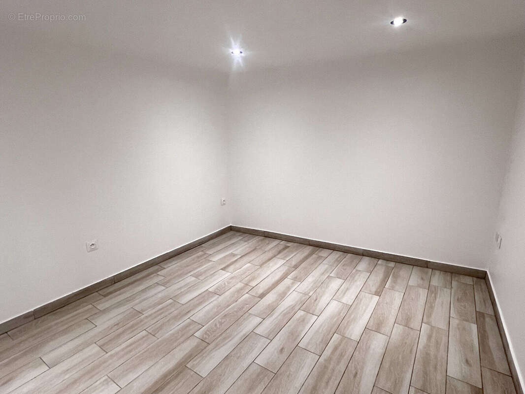 Maison à SAINT-CHAMAS