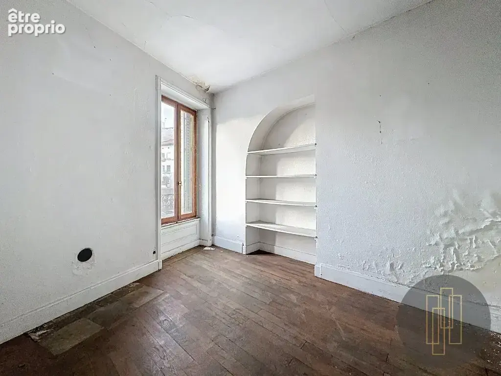 Immeuble de rapport 374.7 m² / tarare - photo 9