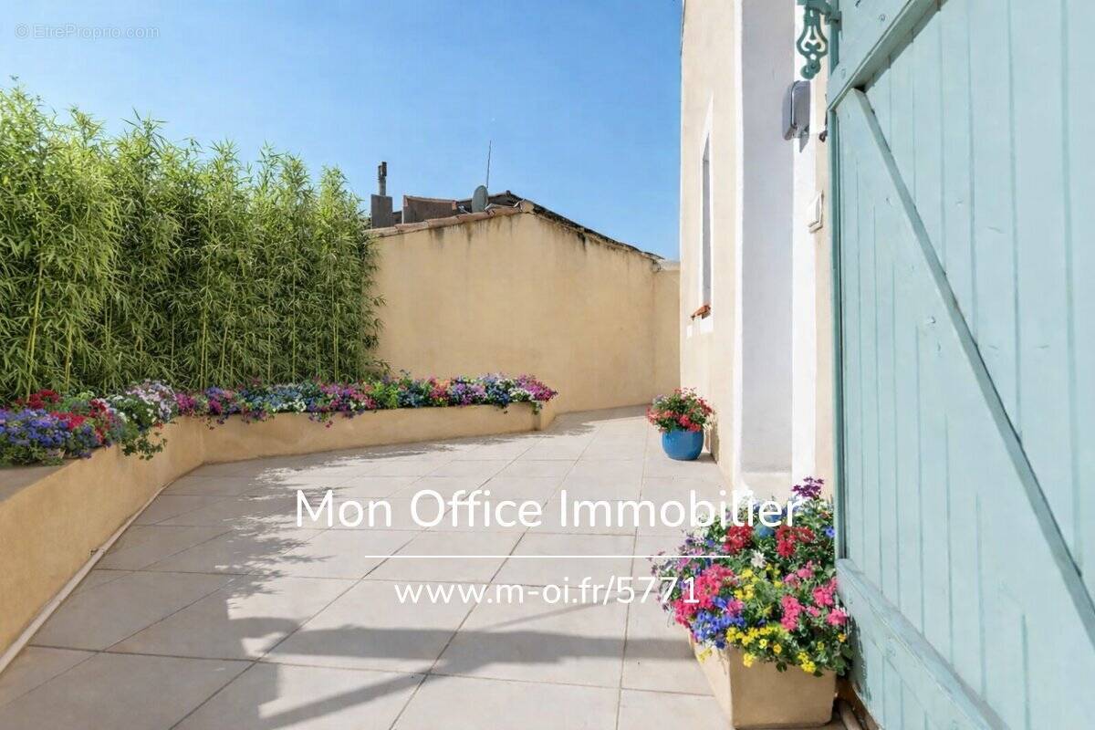 Appartement à SAINT-CYR-SUR-MER