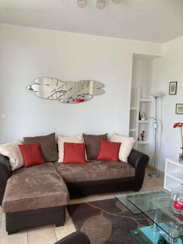 A 7 kms de Saint-André de Cubzac ,au calme à La Lande de Fronsac ,découvrez cette maison R+1  en pierre 1900  d'environ 101 m² h - photo 10