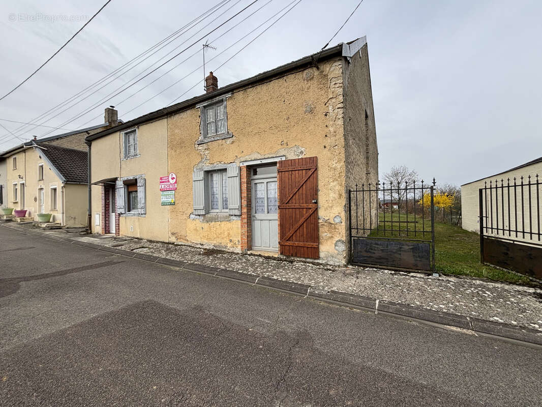 Maison à SAINTE-COLOMBE-SUR-SEINE