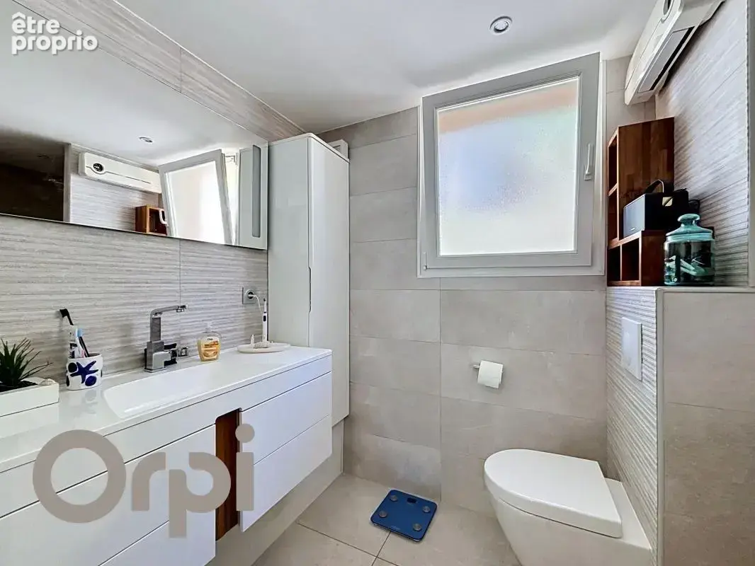 Élégante Propriété avec Vue Dominante • Piscine, Suite Parentale & Studio Indépendant - photo 12
