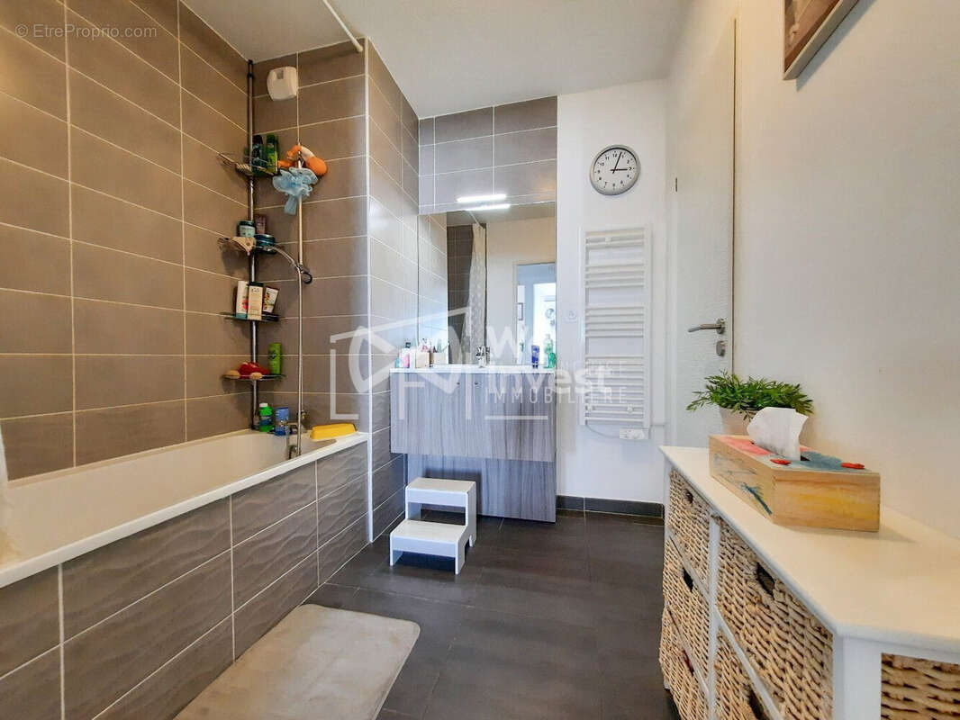 Appartement à LE CRES