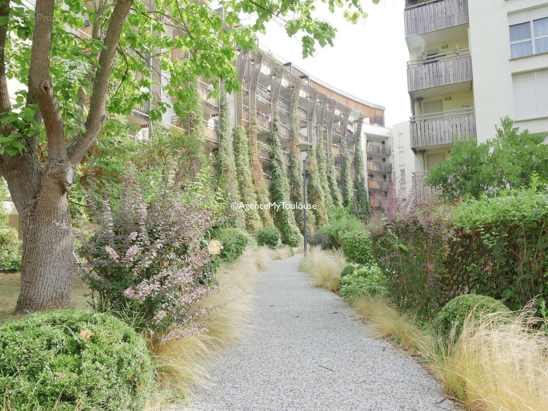 Saint-Cyprien/Cours Dillon, Appartement T2 avec terrasse et parking - photo 15