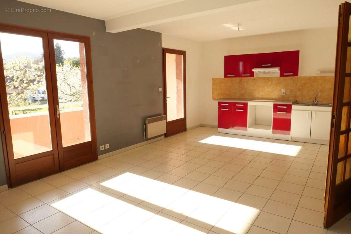 Appartement à VAUGNERAY