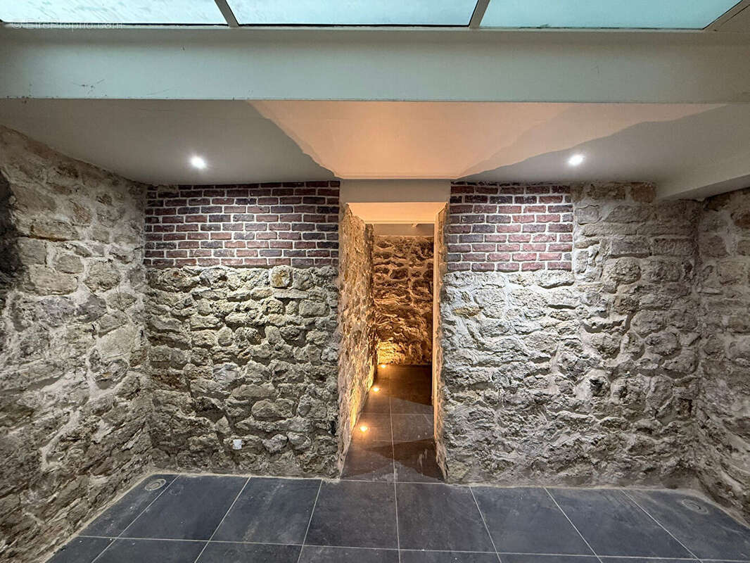 Commerce à PARIS-11E