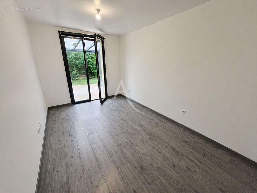 Maison à LA BROSSE-MONTCEAUX