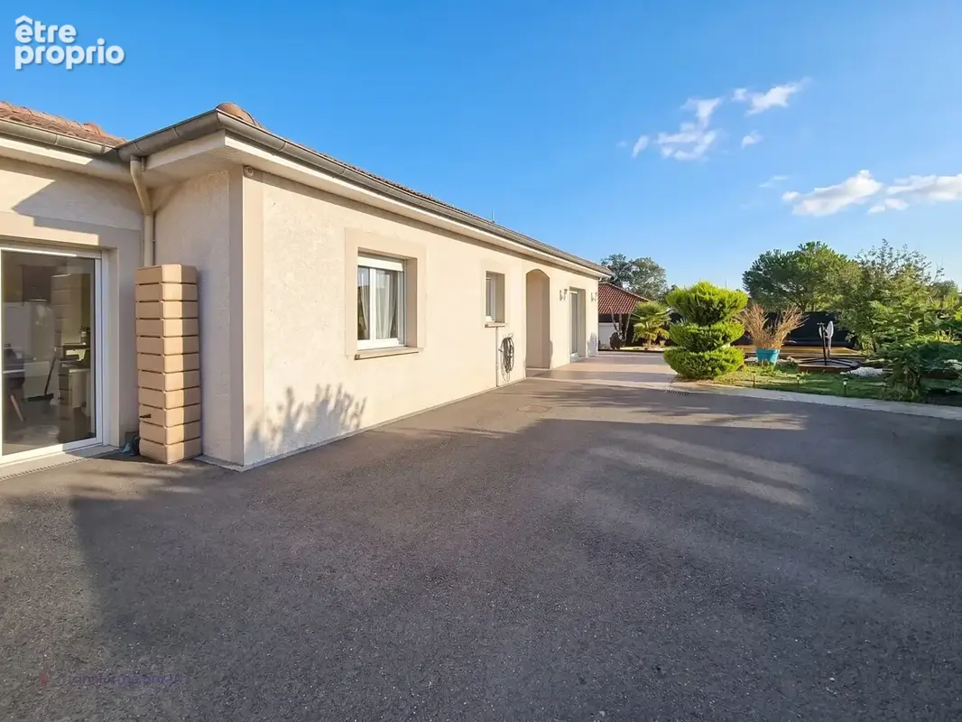 Maison récente 6 pièces à vendre à PONCINS - Réf 519 - photo 2