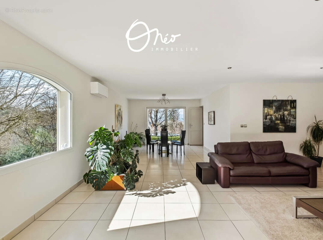 Maison à SAINT-PIERRE-DE-CHANDIEU