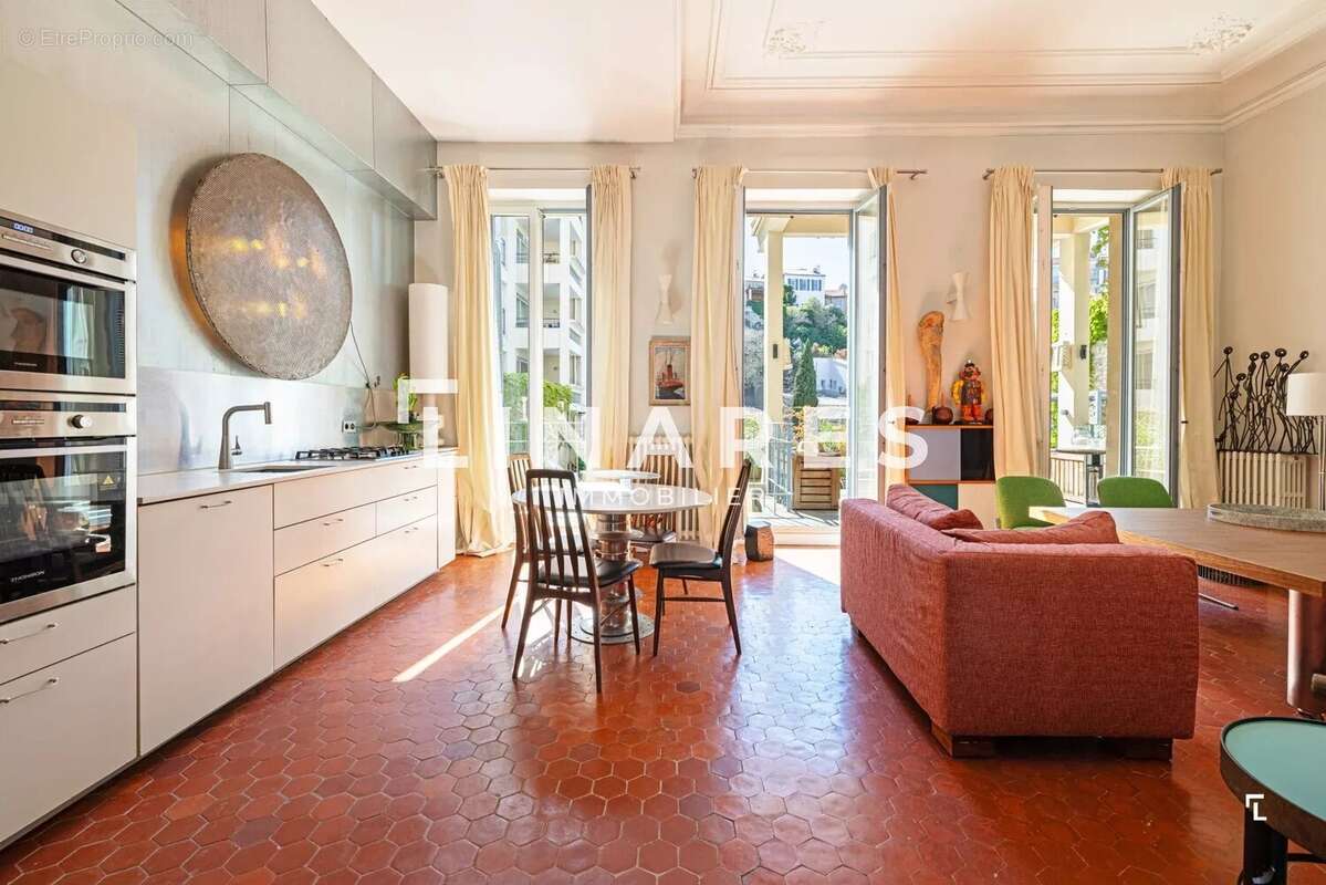 Appartement à MARSEILLE-6E